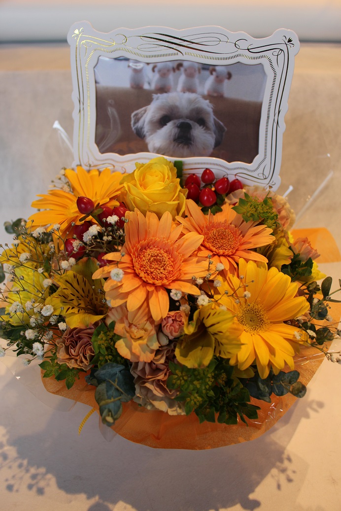 写真も一緒にお届けフラワーアレンジ